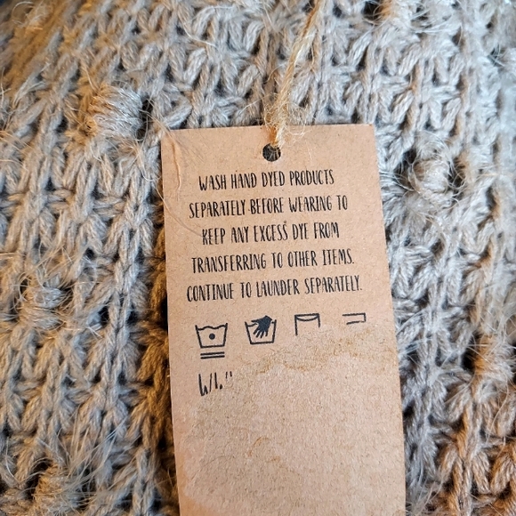 Mora Surf Boutique Cashmere String Vest. - Picture 9 of 13